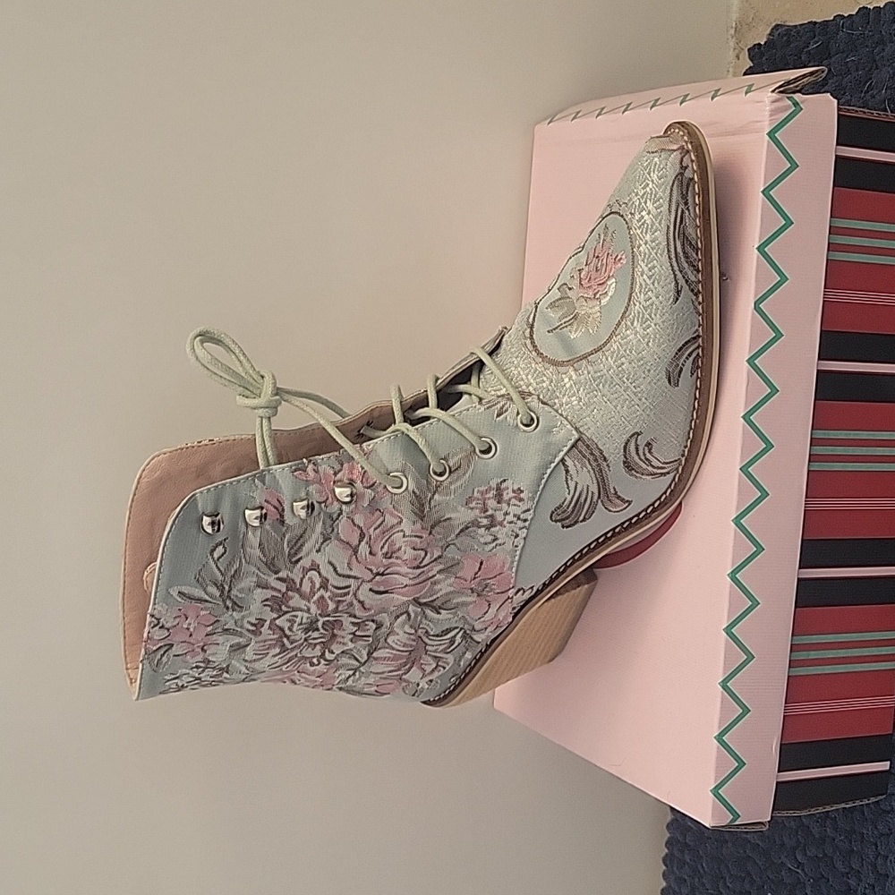 Floral Lace Up Boots Size 9.5